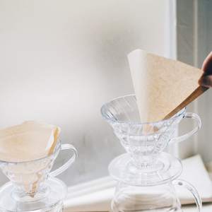 HARIO V60 Mugen One-Pour Glass Coffee Dripper (12 tasses) Transparent Noir |   Facile à nettoyer, compatible four |   Fabriqué au Japon |   Modèle - Product Image 2