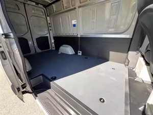 Mercedes-Benz Sprinter Cargo Van d'occasion 2023, 1500-2000 mm, conduite à gauche, sièges en cuir, 5 places, caméra arrière, norme Euro III, ESC - Product Image 4