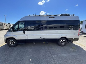 Ventes Perfect-Auction pour le nouveau camping-car RV WINNEBAGO TRAVATO 59G 2026, prêt à être expédié - Product Image 3