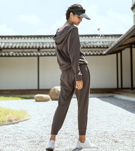 <b>Women's</b> <b>Velvet</b> Crop <b>Jogger</b> Sweatpants Suit Solid Pattern Winter Tracksuit - Product Image 5