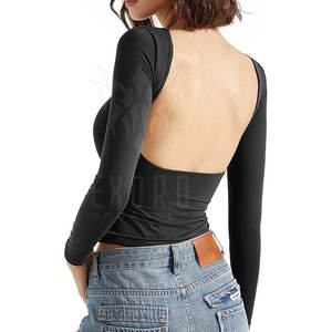 Camiseta sin mangas elástica de punto para mujer con logo frontal, material suave y elástico para usar en capas, en la oficina y a diario - Product Image 5