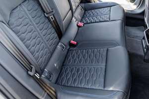 2024 RS6 Avant Turbo Coupé Performance AWD Faible Kilométrage Boîte Automatique Conduite à Gauche Essence/Pétrole Éclairci - Product Image 6