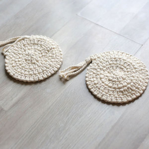 Posavasos de Macramé (Redondos) de PENTAGON TRADING HOUSE al por Mayor, Posavasos de Mesa Hechos a Mano con Bordado Ecológico - Product Image 3
