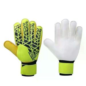 Gants de gardien de but de football professionnels en latex de haute qualité, personnalisables, antidérapants, avec sangle de poignet réglable, respirants, fermeture auto-agrippante - Product Image 1