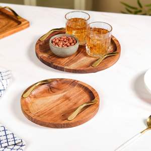 Juego de 2 bandejas redondas de madera de acacia con asas doradas, bandeja decorativa rústica marroquí de lujo para el hogar con diseño artístico cuadrado - Product Image 1