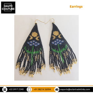 Boucles d'oreilles Lune et Hydragea perlées avec des glands brodées à la main de qualité incroyable à vendre - Product Image 2