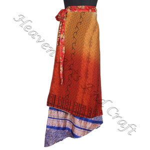 Nuevo vestido de falda envolvente mágica de seda reciclada Bohemia Vintage hecho a mano en la India Reversible de dos capas de talla grande estilo indio - Product Image 1