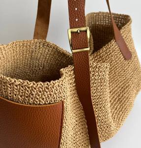 Bolso de Mano de Cuero Estilo Boho Hecho a Mano - Bolso de Hombro Grande de Crochet, Regalo para Mujer - Bolso de Playa de Paja - Regalo Único - Product Image 1