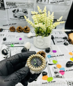 Reloj VVS Iced Out Plateado con Esfera Negra, Bisel con Diamantes Moissanite, Diseño Audaz y Elegante, Moda Premium Unisex - Product Image 2