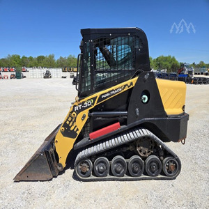 Chargeuse compacte sur chenilles ASV RT30 d'occasion avec godet pour travaux agricoles et de construction - Product Image 1