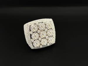 Anillo de Lujo Estilo Hip Hop con Moissanita VVS Premium, Plata 925, Engaste de Garras, con DEF 0.5 Quilates, Pasa la Prueba del Diamante, Unisex - Product Image 2