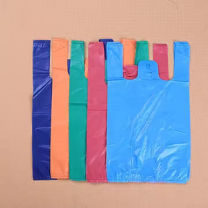Usine Vinapackink Vente en gros de sacs de t-shirts en plastique personnalisés Sacs de remerciement fabriqués au Vietnam - Product Image 4