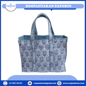 Sac fourre-tout matelassé en coton imprimé à la main avec des poches intérieures, couleurs et logo personnalisés, fait à la main pour les voyages et l'usage quotidien - Product Image 2
