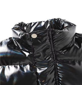 OEM Veste matelassée personnalisée de haute qualité pour hommes Manteau d'hiver en duvet avec décoration à motif de col à capuche Fabricant professionnel - Product Image 3