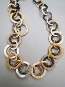 Collier en perles de résine faites à la main Craft Exim, bijoux de mode haut de gamme, élégant pour les femmes, à porter pour les fêtes, cadeau, usage quatre saisons, export - Product Image 3