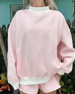 เสื้อสเวตเชิ้ตโอเวอร์ไซส์คอเต่าผ้าฝ้ายเฟรนช์เทอร์รี่คุณภาพสูงแบบใหม่ปี 2026 สำหรับผู้หญิง พร้อมโลโก้ปักด้านหน้าสำหรับฤดูหนาว - Product Image 1