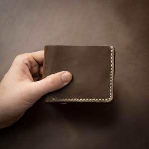 Portefeuille à deux volets en cuir de vachette véritable classique portefeuille pour hommes personnalisé mince Design minimaliste luxe à deux volets Vintage LBW-0282 en cuir véritable - Product Image 4