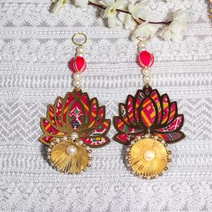 ม่านแขวนผนังดอกบัวสำหรับตกแต่งบ้านใหม่ฉากหลังดอกไม้งานแต่งงานอินเดียฮาลดิเมนตกแต่งเวทีของขวัญประตู - Product Image 3