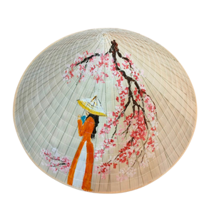 Sombrero cónico de hoja de palma de bambú hecho a mano: perfecto para aventuras al aire libre y festivales culturales - Product Image 1