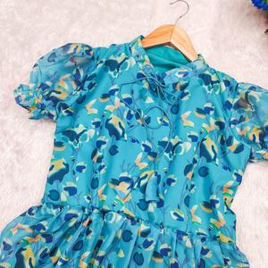 เดรสมิดิทรงเอไลน์โบฮีเมียนหรูหรามีระบายและพิมพ์ลายดอกไม้สีเขียวสำหรับสวมใส่ลำลองและงานปาร์ตี้ในฤดูร้อน - Product Image 5