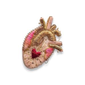 Broche de corazón anatómico para niños bordado a mano con cuentas de alambre de lingotes de cristal de cobre para compromiso o fiestas de boda - Product Image 2