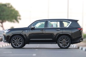 Lexus LX600 F Sport 3.5L 2024 - Product Image 4