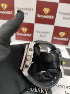 Nuevo diseño Hiphop Bling Iced Out VVS Clarity Moissanite Reloj analógico de acero inoxidable con tachuelas de diamantes de exportador indio - Product Image 4