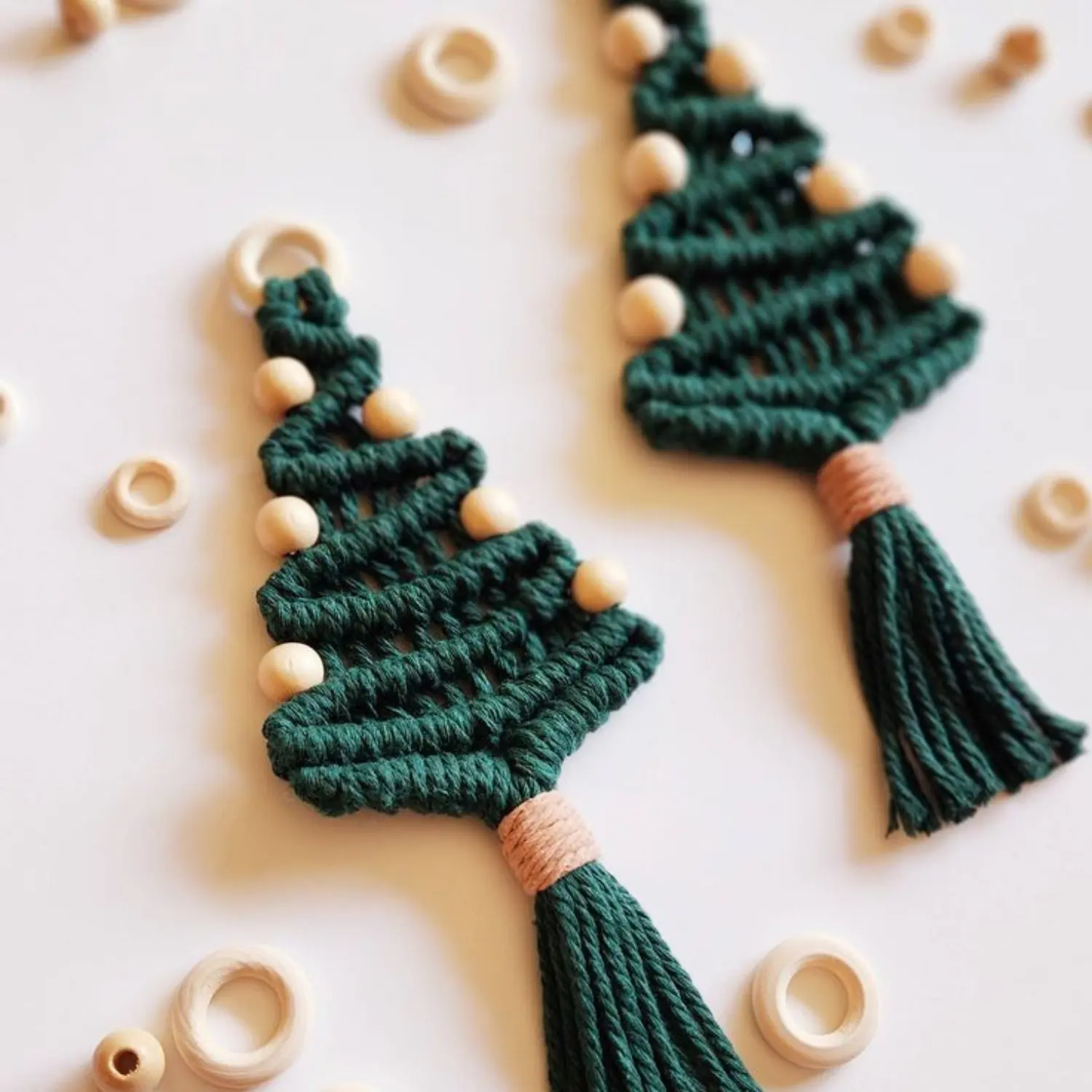 Adorno de árbol de Navidad de macramé de algodón hecho a mano tamaño personalizable variedad de gráficos al por mayor de Vietnam