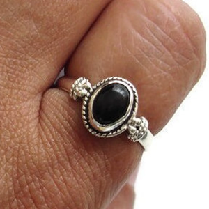 Anillo de ónix negro de Plata de Ley 925 hecho a mano, anillo de boda de corte ovalado para mujer, joyería de piedras preciosas, diseño personalizable único prometedor - Product Image 3