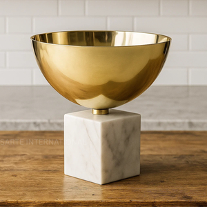 Bol élégant et moderne en laiton avec base en marbre blanc massif, pièce maîtresse décorative pour table à manger, cuisine, salon et décoration intérieure - Product Image 1
