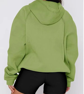 เสื้อฮู้ดกันหนาวของผู้หญิงผ้าคอตตอนผ้าฟลีซ100% สีพื้นโลโก้ตามสั่ง - Product Image 2