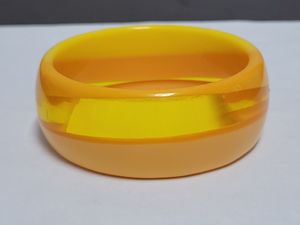 Nouveau bracelet jonc en résine jaune-orange, design classique et élégant en acrylique épais, bijou unisexe tendance pour femme, idéal pour un mariage - Product Image 5
