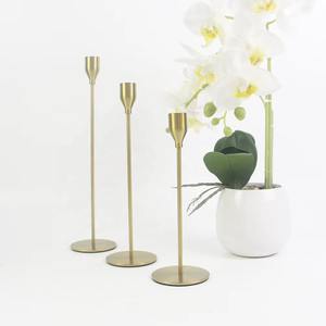 Porte-bougie à col fin, finition métallique élégante, pour centre de table, décoration de salon, ambiance de chambre à coucher et utilisation en fête, en provenance d'Inde - Product Image 3