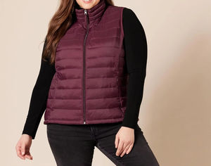 Gilet matelassé à capuche pour femme d'hiver avec logo personnalisé, respirant, rembourrage en toile, fermeture éclair, manches courtes, vêtement d'extérieur, capuche amovible - Product Image 3