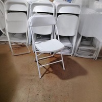 Chaises pliantes portables en métal et en plastique : Idéales pour les événements, les mariages et les sièges extérieurs