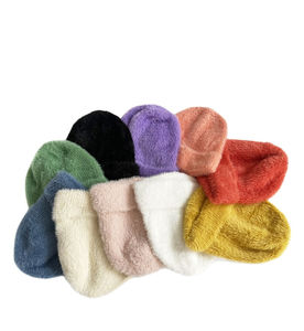 Bonnet d'hiver en mohair avec logo personnalisé Bonnets de marque privée de qualité en différentes couleurs Matériau de qualité fabriqué - Product Image 2