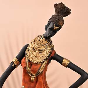 รูปปั้นผู้หญิงชาติพันธุ์สีทอง ทำจากเรซิ่น - Product Image 2