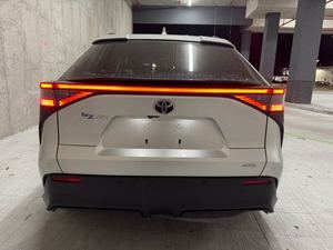 2023สำหรับ Toyota BZ4X XLE AWD ใช้พร้อมส่งที่นั่งหนังแท้สีดำพวงมาลัยซ้ายยาง R18เครื่องยนต์เทอร์โบ - Product Image 3