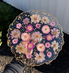 Soporte de pastel de boda de resina redonda de lujo al mejor precio nuevos diseños hermosos soporte de pastel de estilo de amor personalizado con forma redonda - Product Image 5