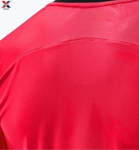 เสื้อฟุตบอลคุณภาพสูง 100% โพลีเอสเตอร์ แห้งเร็ว ระบายอากาศได้ดี สำหรับผู้ใหญ่ทุกเพศ เหมาะสำหรับการแข่งขันและฝึกซ้อม ผลิตจากโรงงาน - Product Image 3