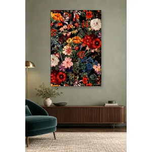 Impression sur toile de fleurs rouges et oranges dans le jardin nocturne de Fida - Product Image 1