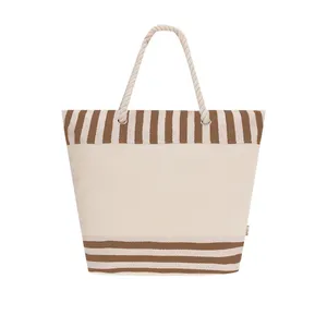 Borsa Termica Personalizzata in RPET per Campeggio ed Escursionismo - Product Image 2