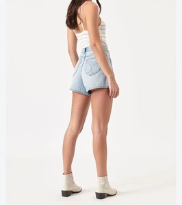 กางเกงยีนส์ขาสั้นเอวสูงสีฟ้าอ่อนสำหรับผู้หญิงกางเกงยีนส์ขาสั้นผ้าคอตตอนแบบลำลองสำหรับผู้หญิง2025ใหม่ - Product Image 5