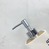 Ensemble d'accessoires de salle de bain en résine tendance et en promotion : distributeur de savon, gobelet, porte-brosse à dents et porte-savon pour la maison et l'hôtel