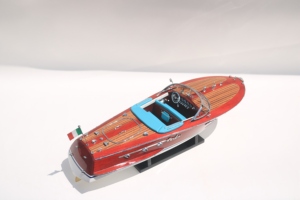 Modelo de barco de velocidad Riva Ariston de madera de estilo náutico con casco blanco pintado técnica hecha a mano Europa diseño personalizado - Product Image 4