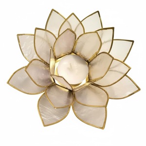 Portavelas de Flor de Loto Hecho a Mano con Concha de Capiz Naranja, Portavelas Decorativo Floral de Nácar Natural para el Hogar - Product Image 4