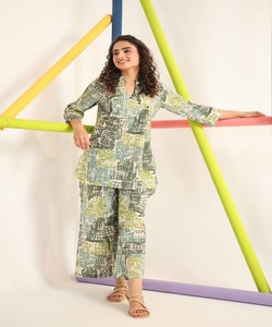 Fusion de mode: Style pakistanais Salwar Kameez - Fusion de styles traditionnels et modernes, créant une mode chic et élégante - Product Image 5