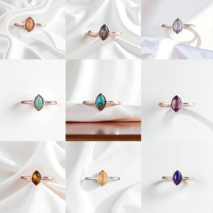 2025 tendencia nueva llegada 925 plata esterlina Marquesa Arco Iris piedra lunar anillo suave banda recta, venta al por mayor joyería a granel mujeres - Product Image 2