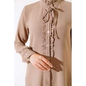 Chemise Latte à Col Volant - Product Image 2