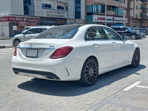 2016 Mercedes-Benz Classe C Sièges en cuir d'occasion Régulateur de vitesse ACC Intérieur foncé - Product Image 4